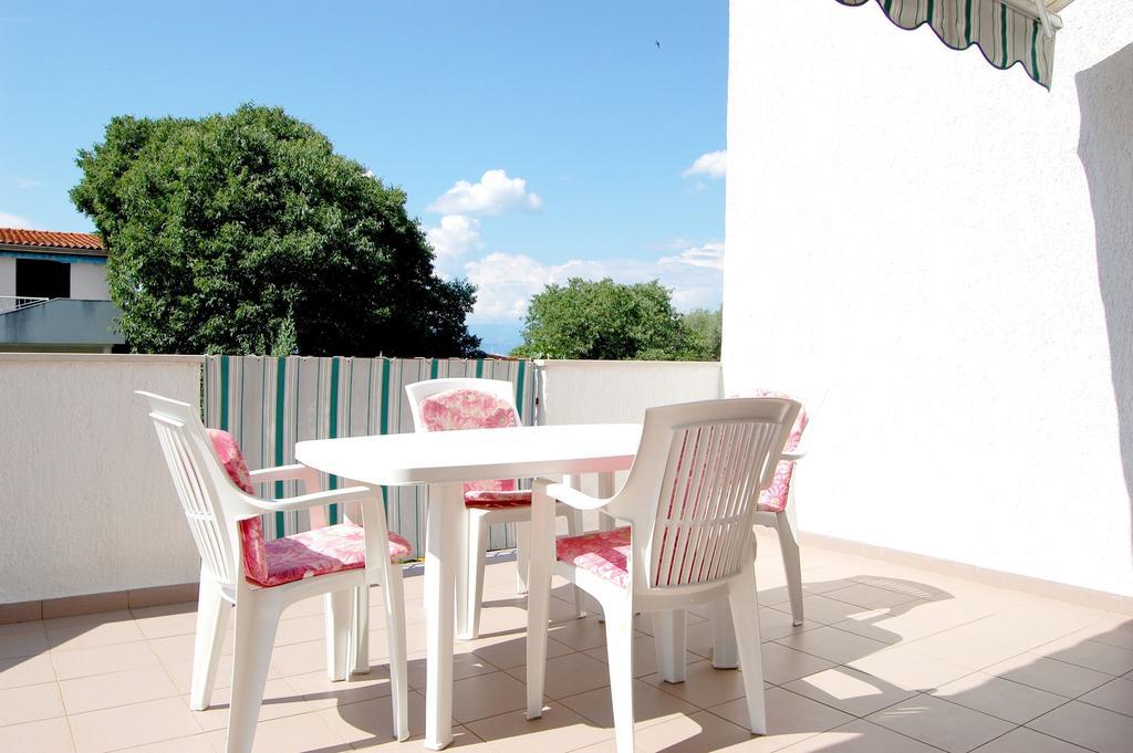 Apartments Klic Malinska Ngoại thất bức ảnh
