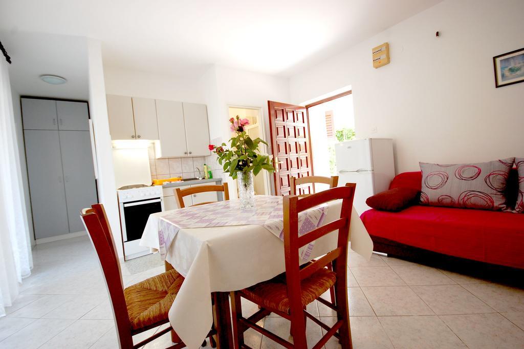 Apartments Klic Malinska Ngoại thất bức ảnh