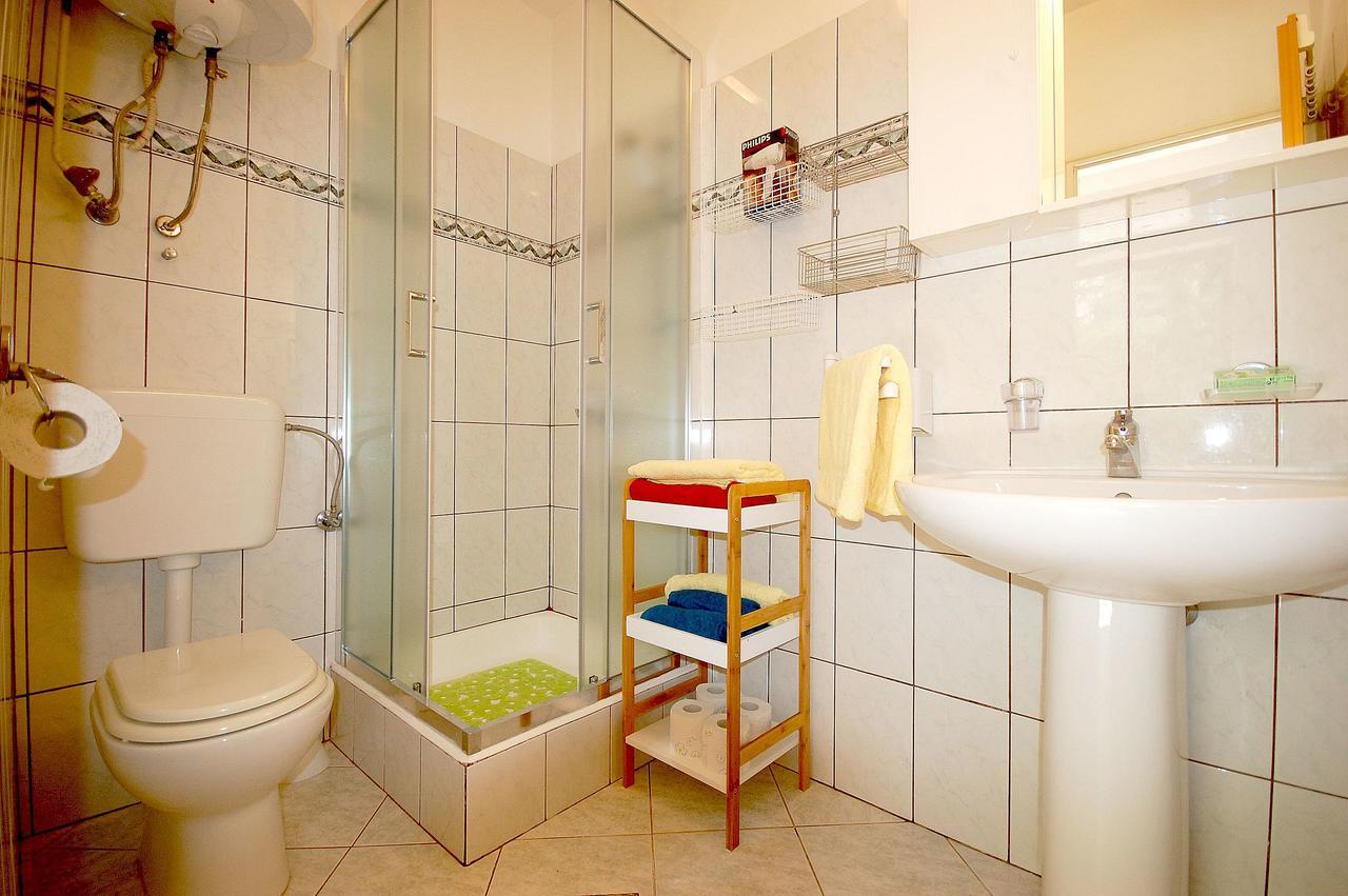 Apartments Klic Malinska Ngoại thất bức ảnh